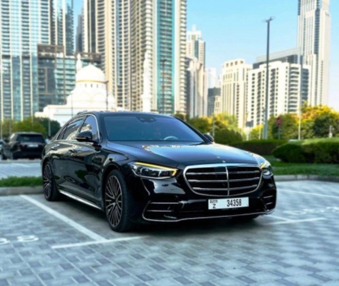 Mercedes S500 2023 – Black Sedan, 5 Seaters, GCC Specs, Full Option, Safety Feature-CARLUX RENT A CAR